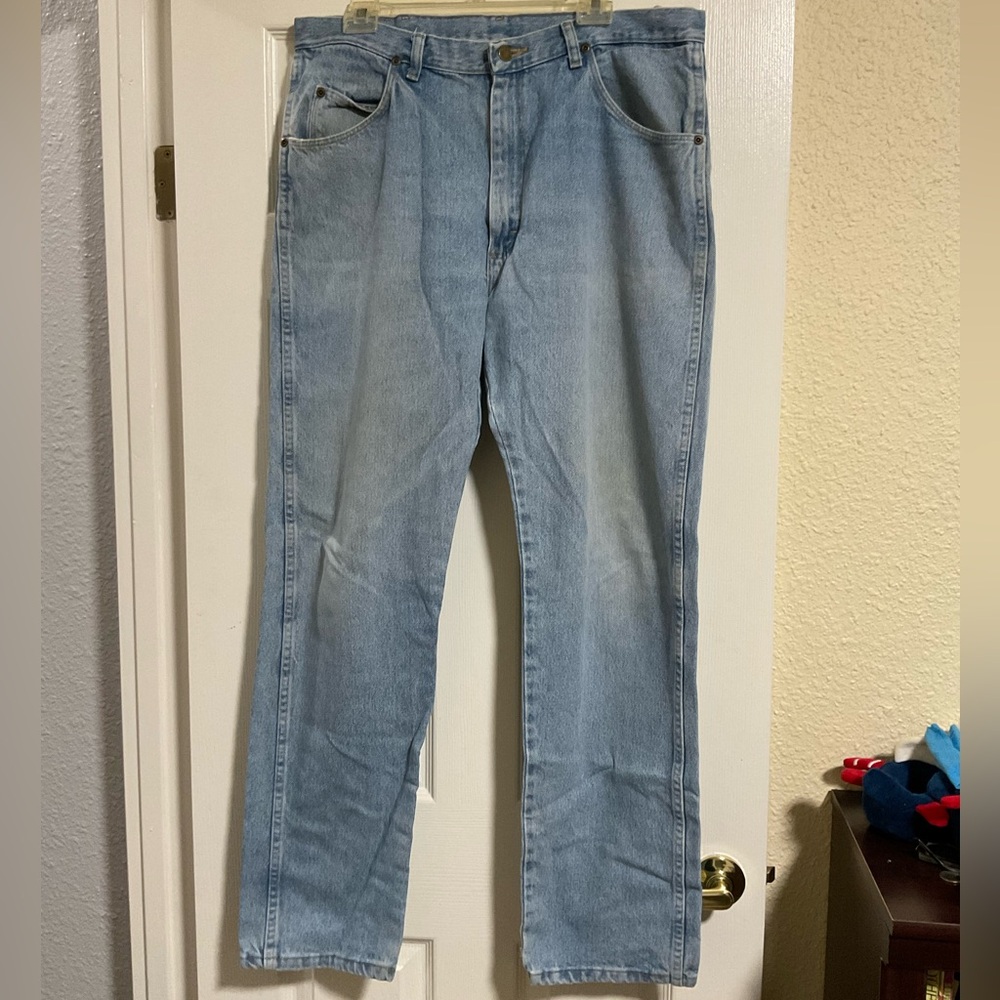 Wrangler Men's Light Blue Straight Jeans